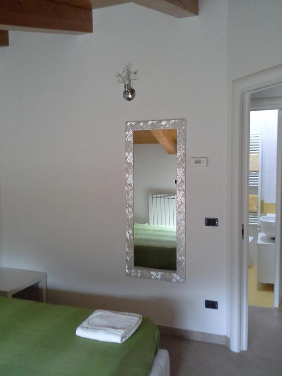 Casa Vacanze The Flea'S Home 폰디 객실 사진