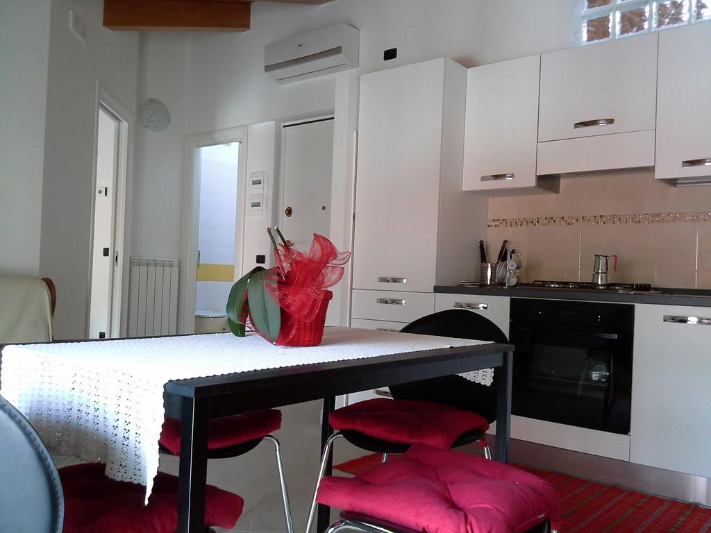 Casa Vacanze The Flea'S Home 폰디 객실 사진